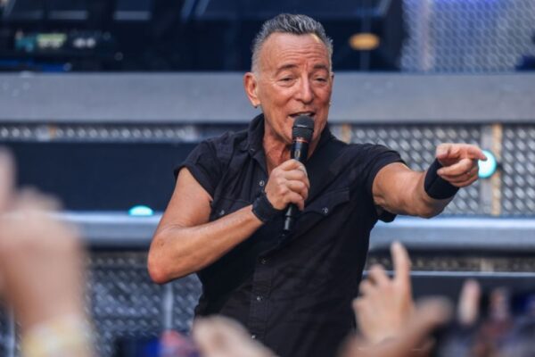 Bruce Springsteen Sets the Record Straight on His Wealth