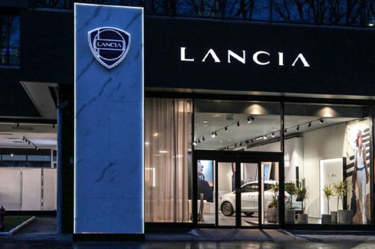 Stellantis: Conseguenze e Prospettive in un Mercato Difficile