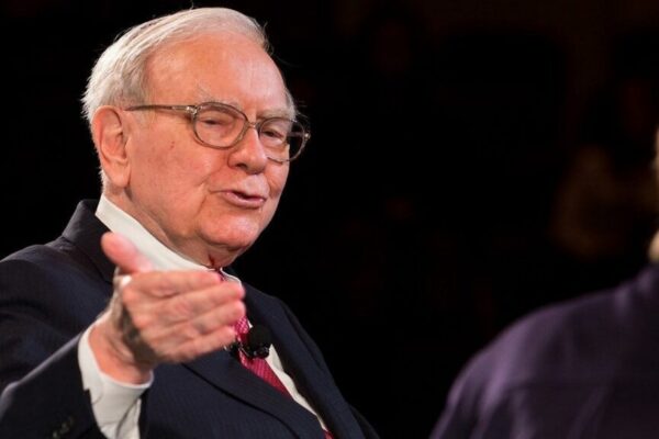 Warren Buffett e la sua Visione Economica: Pazienza e Strategia!!